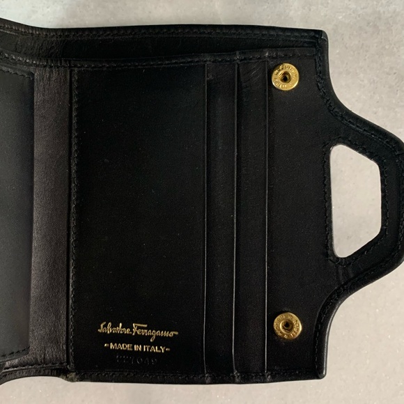 Vintage Salvatore Ferragamo Wanda Wallet - Picture 4 of 11
